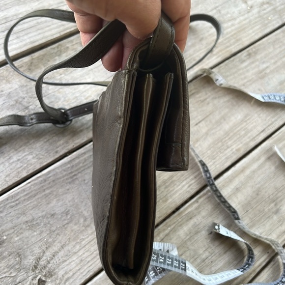 Lucky Brand Foldover Leather Crossbody Bag Taupe Green two tone Adjustable Strap - Picture 11 of 12